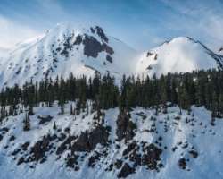 Mount Price is one of the three principal volcanoes which was founded in three stages.
